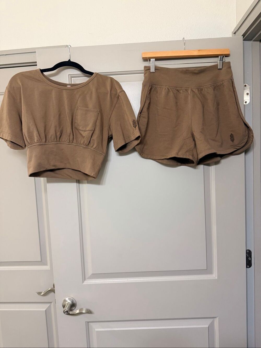 Free People Movement Womens S Olive Branch Brown Crop Top Running Shorts 2pc Set